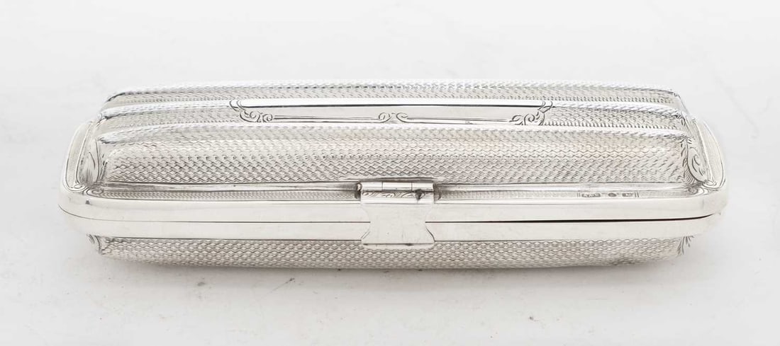 A VICTORIAN SILVER CIGAR CASE (1 of 2)
