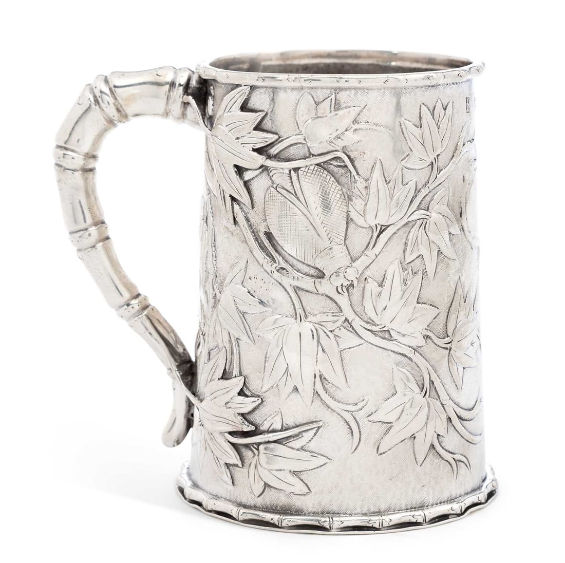 A VICTORIAN SILVER MUG (1 of 2)