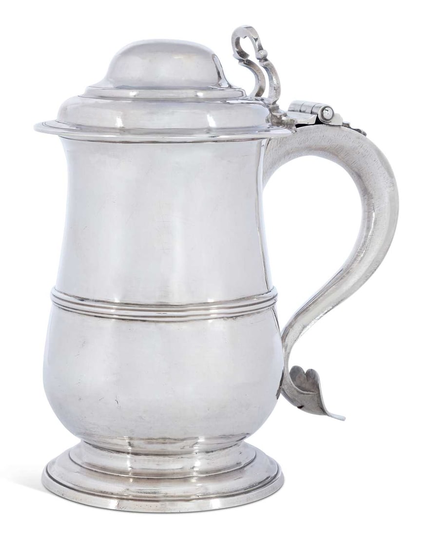 A GEORGE III SILVER LIDDED TANKARD (1 of 3)