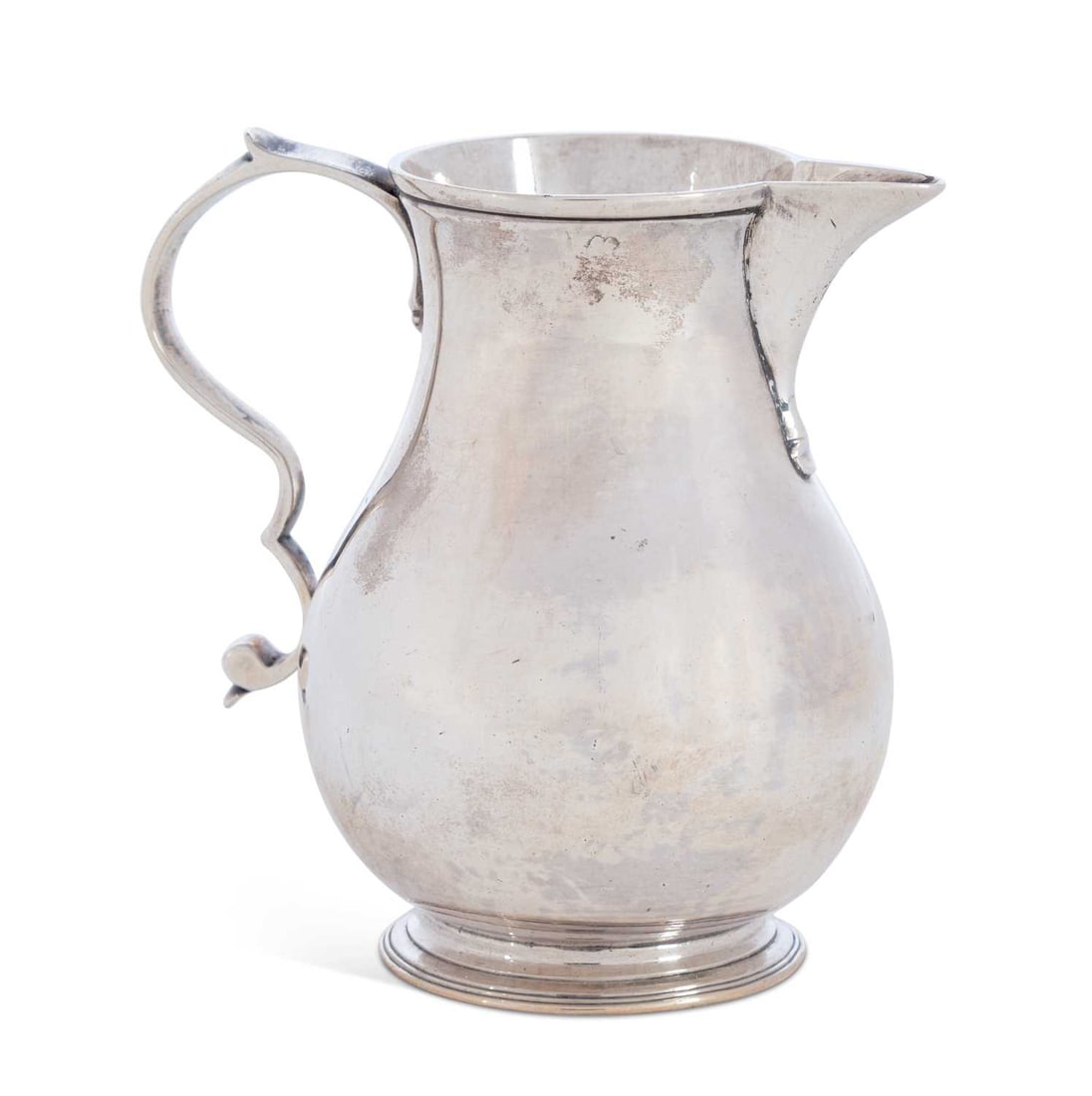 A GEORGE II SILVER SPARROW-BEAK CREAM JUG (1 of 2)