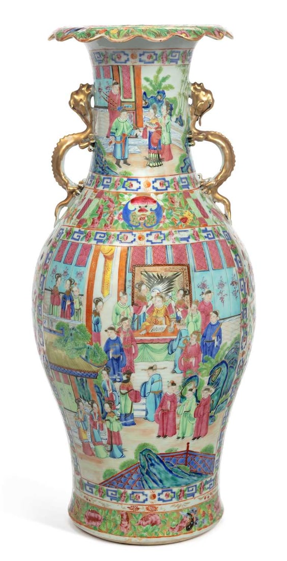 A LARGE CANTONESE PORCELAIN VASE CIRCA 1840 (1 of 5)