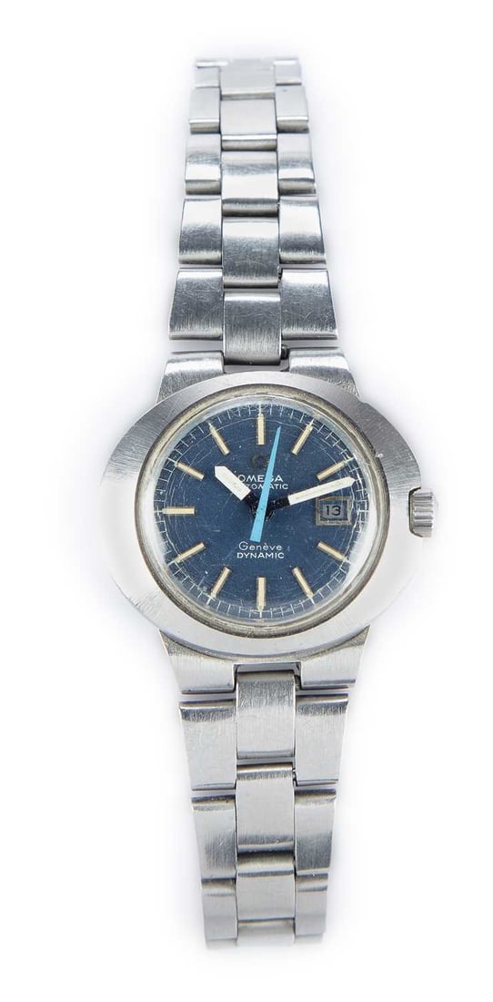 A LADY'S STEEL OMEGA DYNAMIC BRACELET WATCH (1 of 1)