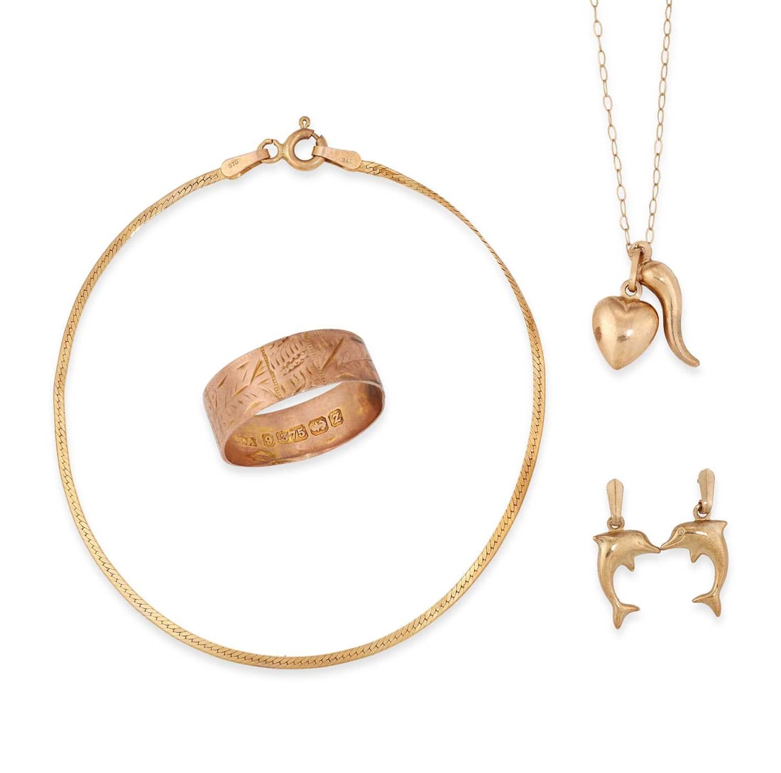 A GROUP OF 9 CARAT GOLD JEWELLERY: comprising a rose gold foliate engraved band ring; a pair of dolphin pendant earrings; a herringbone chain bracelet; and a horn and heart pendant necklace. (4) Ring size O1/2, 4.2 grams gross Wear to