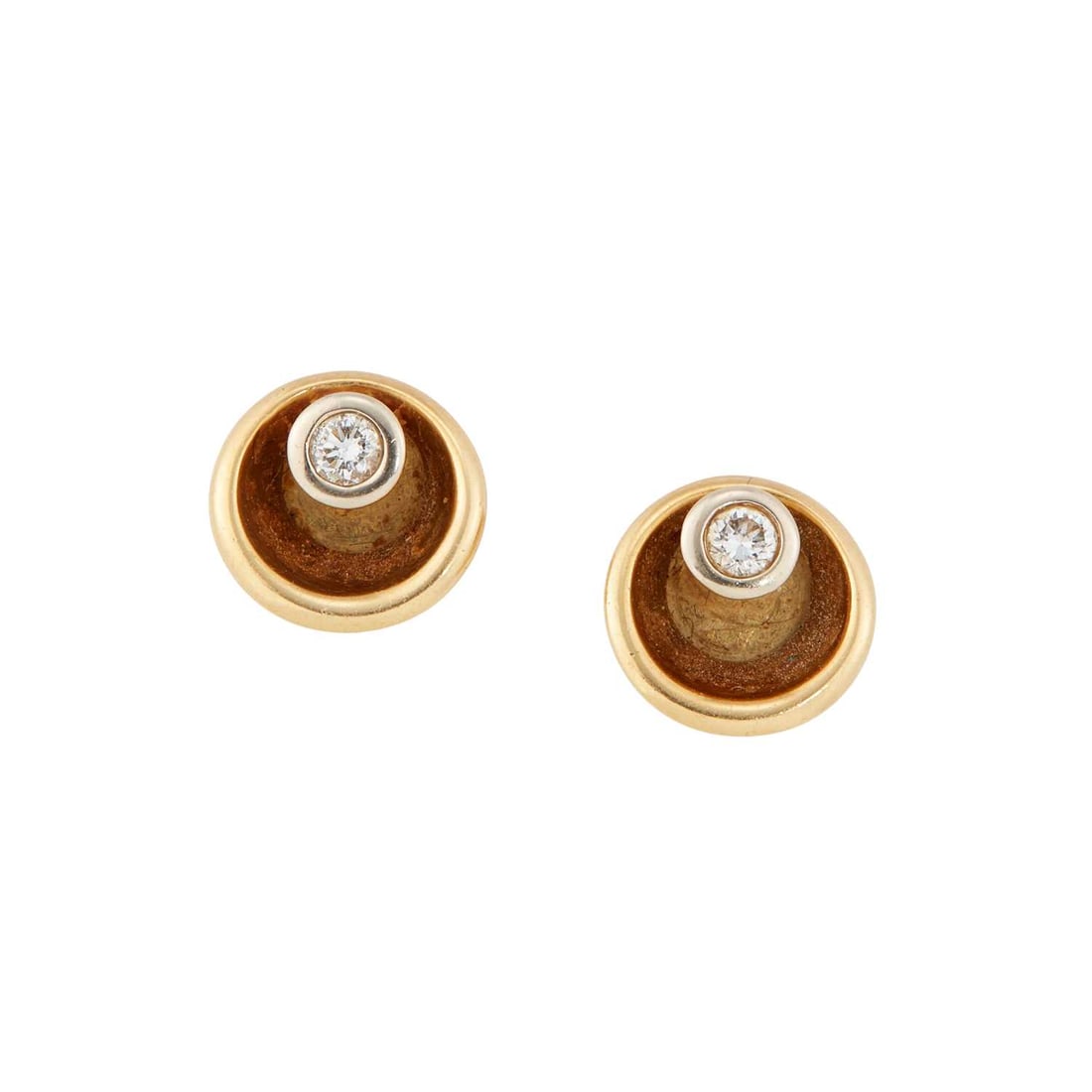 A PAIR OF 18 CARAT GOLD SOLITAIRE DIAMOND STUD EARRINGS: round brilliant-cut diamonds in dish frames, with post fittings, hallmarked. Estimated total diamond weight 0.15 carat, 0.9cm diameter, 4.9 grams Good condition. Estimated diamond colour: H/I,