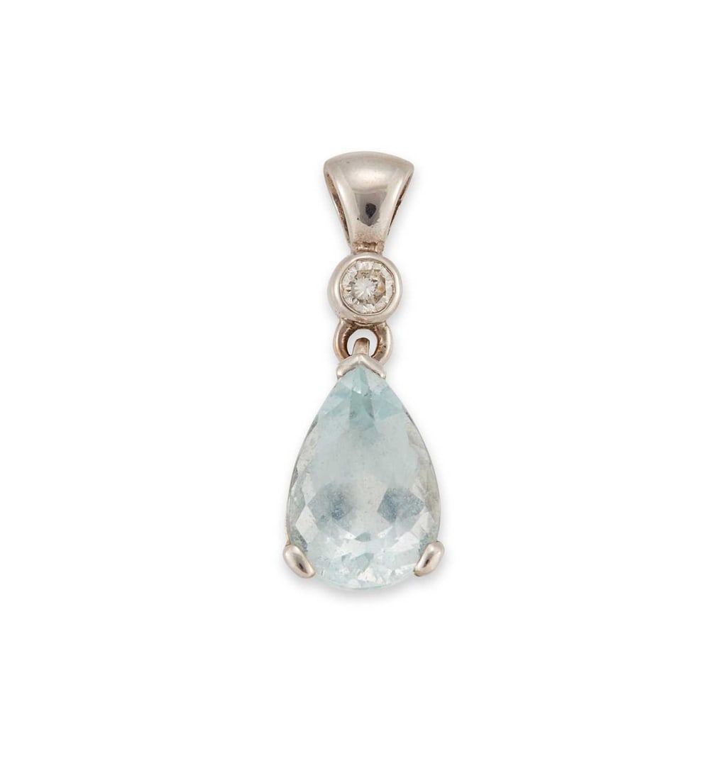 AN 18 CARAT WHITE GOLD AQUAMARINE AND DIAMOND PENDANT: an oval-cut aquamarine to a diamond-set bail, stamped '750'. 2.2cm long, 2.5 grams Good condition. Aquamarine 12mm x 7.8mm approx