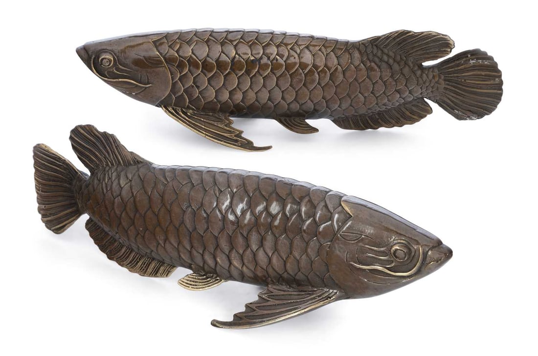 A PAIR OF BRONZE MODELS OF AROWANA (1 of 1)