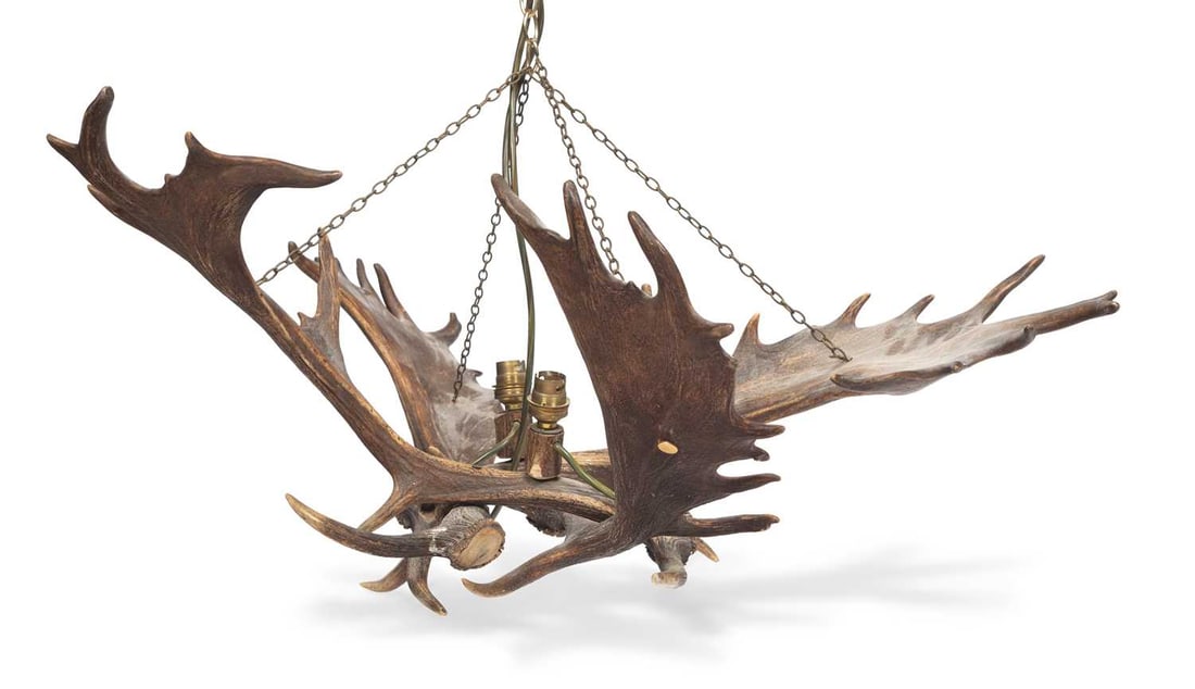 AN ANTLER LIGHT FITTING 20TH CENTURY (1 of 1)