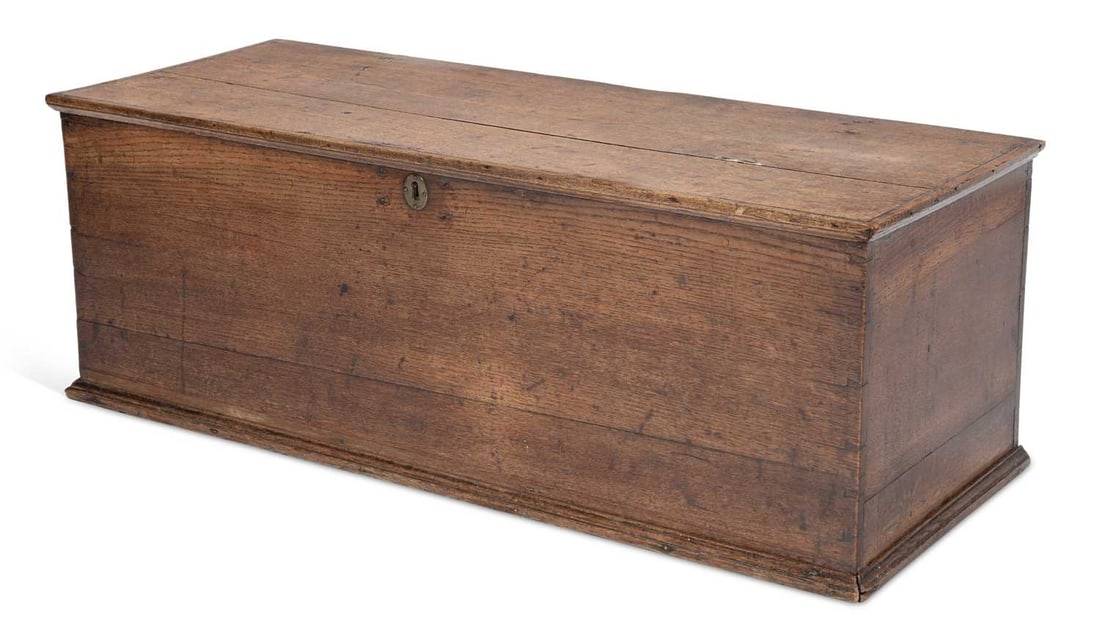 AN 18TH CENTURY OAK CHEST (1 of 1)