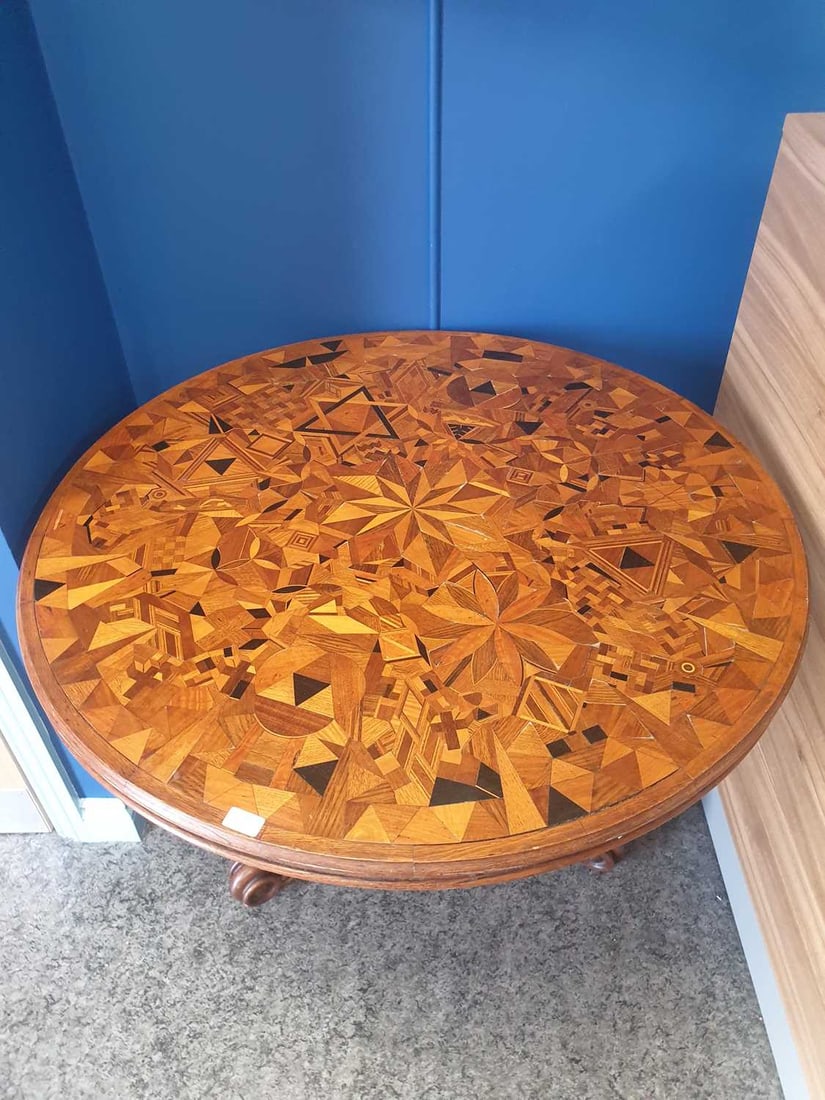 A SPECIMEN WOOD PARQUETRY TILT TOP TABLE 19TH CENTURY - 6