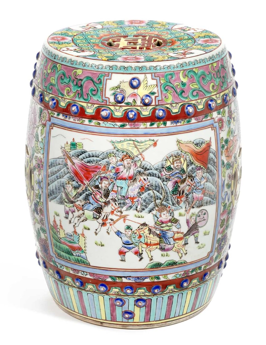 A CHINESE FAMILLE ROSE PORCELAIN GARDEN SEAT (1 of 5)