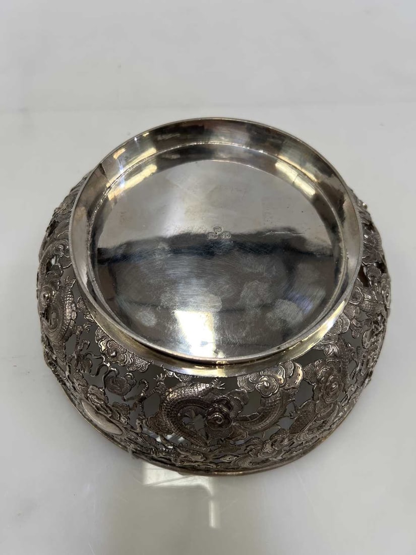 A CHINESE EXPORT PIERCED SILVER 'DRAGON' BOWL LATE 19TH/ EARLY 20TH CENTURY - 3