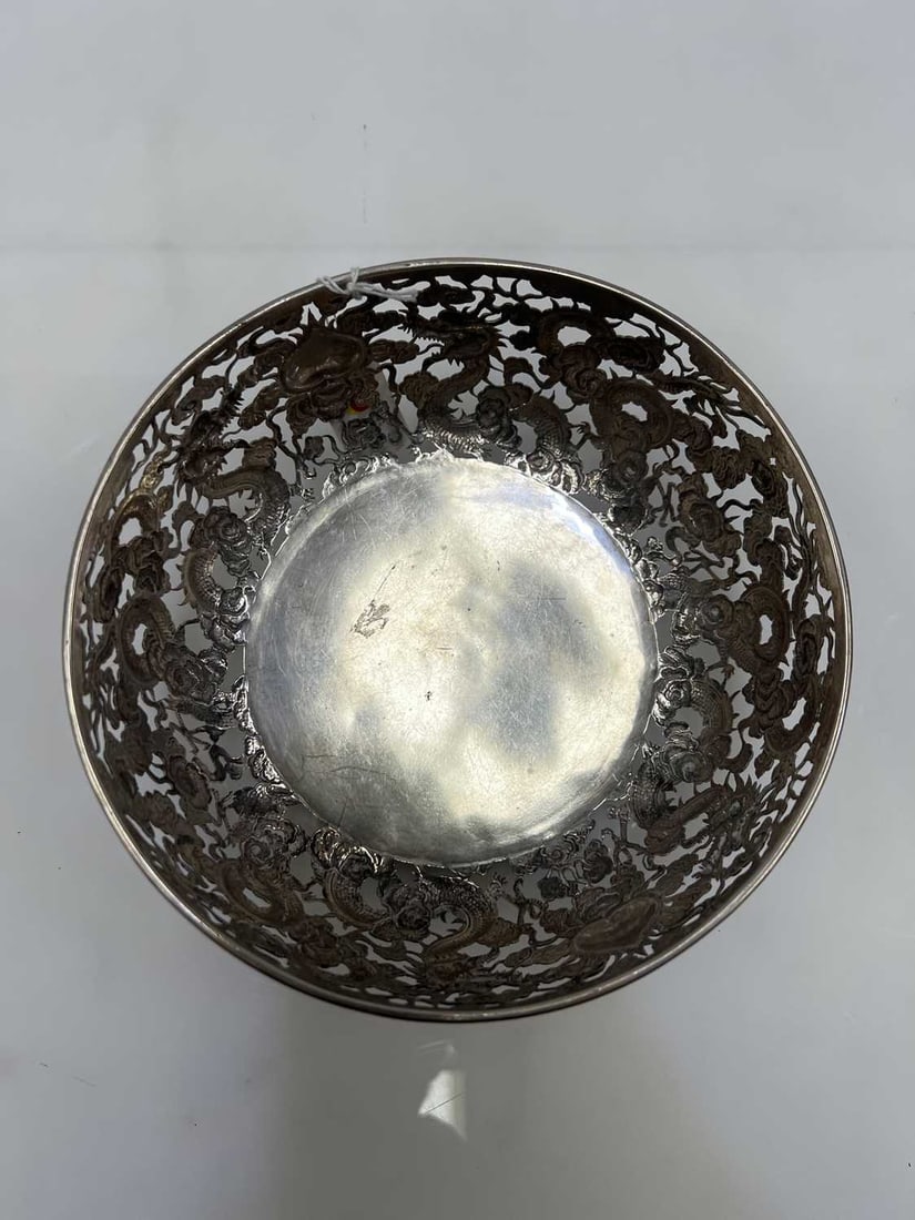 A CHINESE EXPORT PIERCED SILVER 'DRAGON' BOWL LATE 19TH/ EARLY 20TH CENTURY - 4