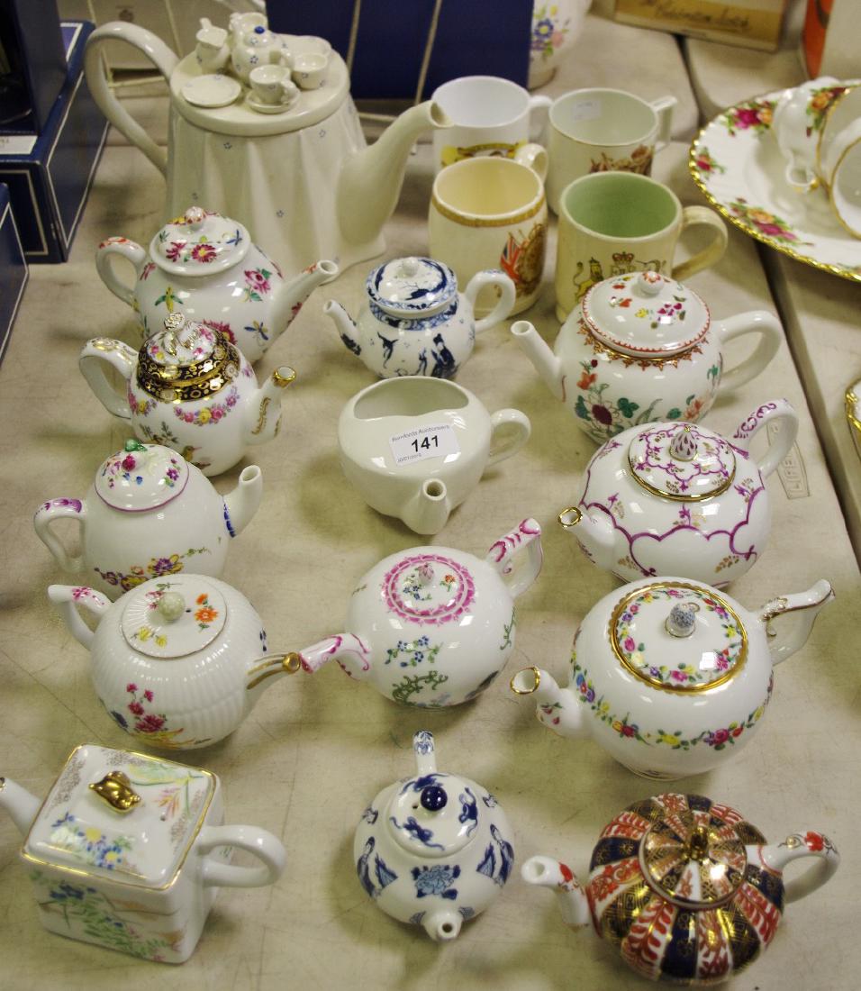 Decorative ceramics - various teapots/miniature (1 of 1)
