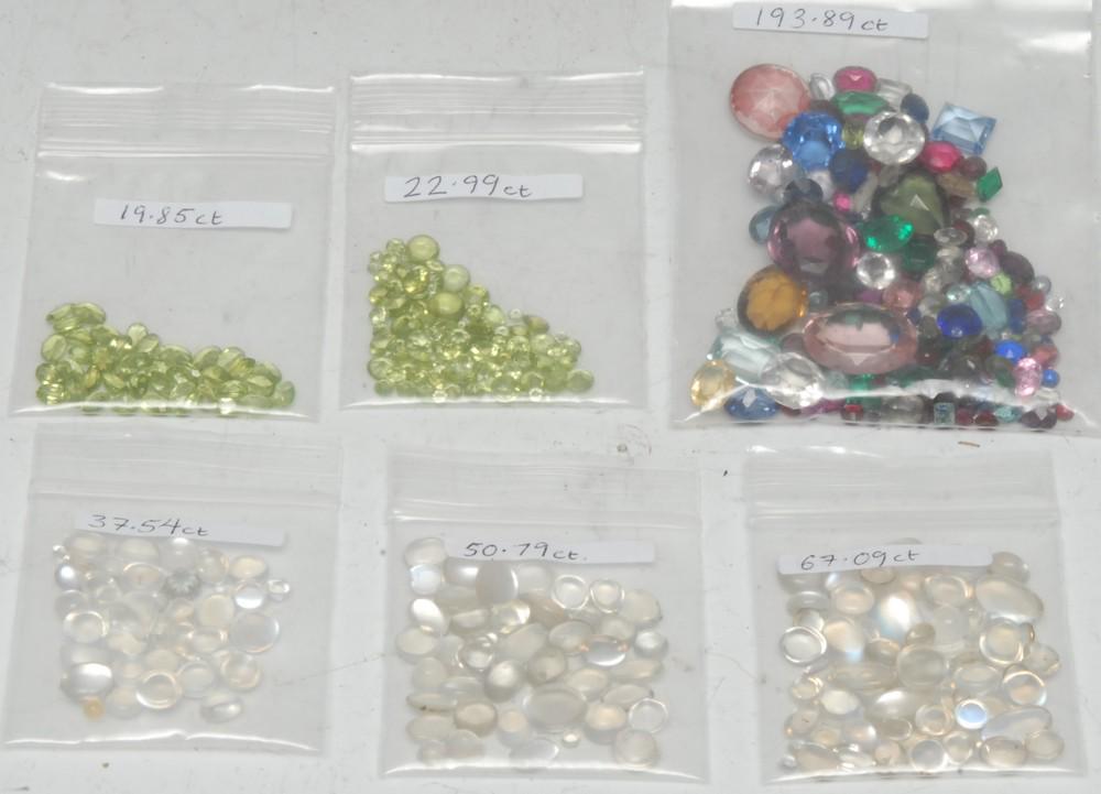 Loose Gemstones - assorted shapes and sizes inc: Loose Gemstones - assorted shapes and sizes inc moonstone, peridot, spinel, tourmaline etc lrg qty, approx 390ct total stone weight
