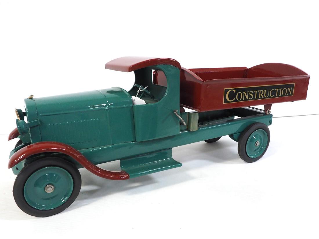 Structo 1920's dump truck: 32"L Structo 1920's dump truck, professionally restored