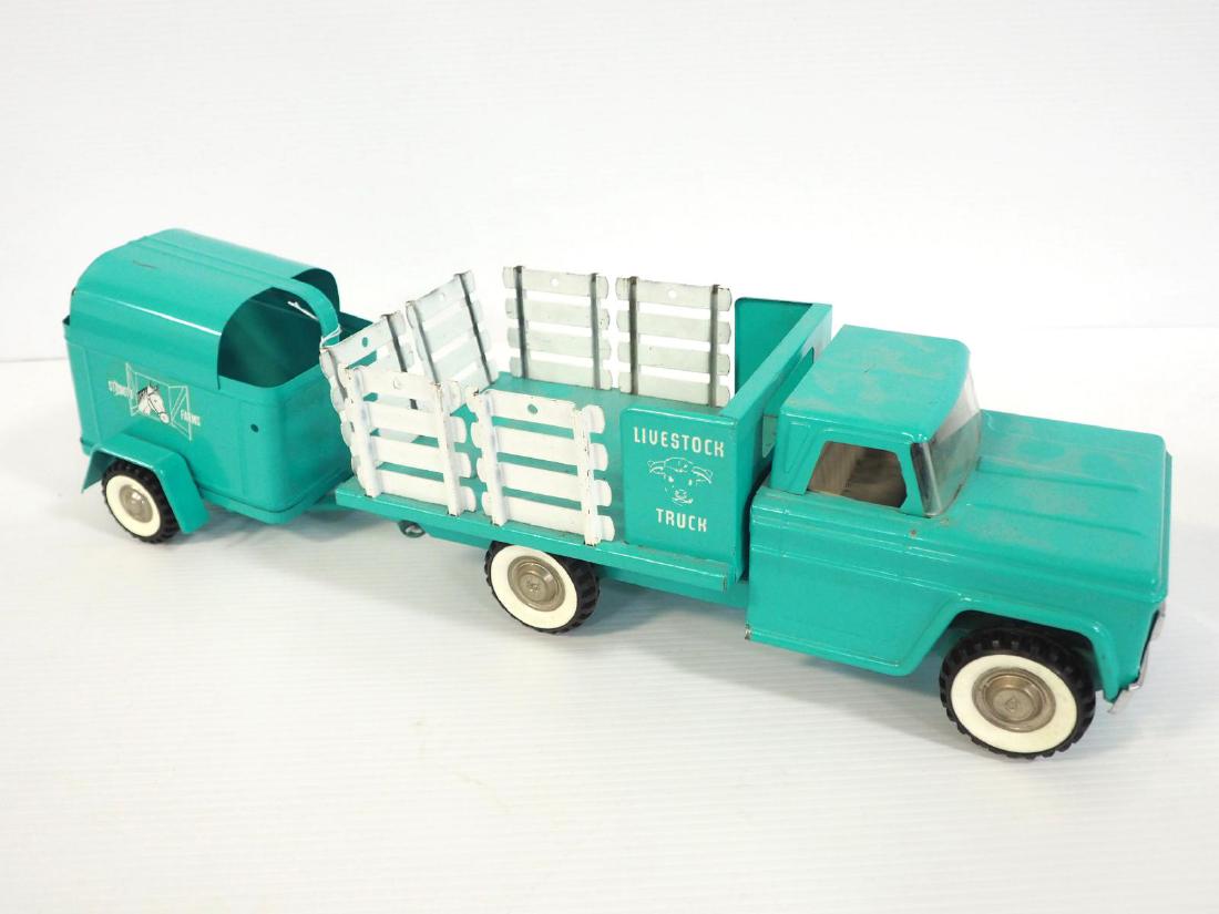 structo livestock truck