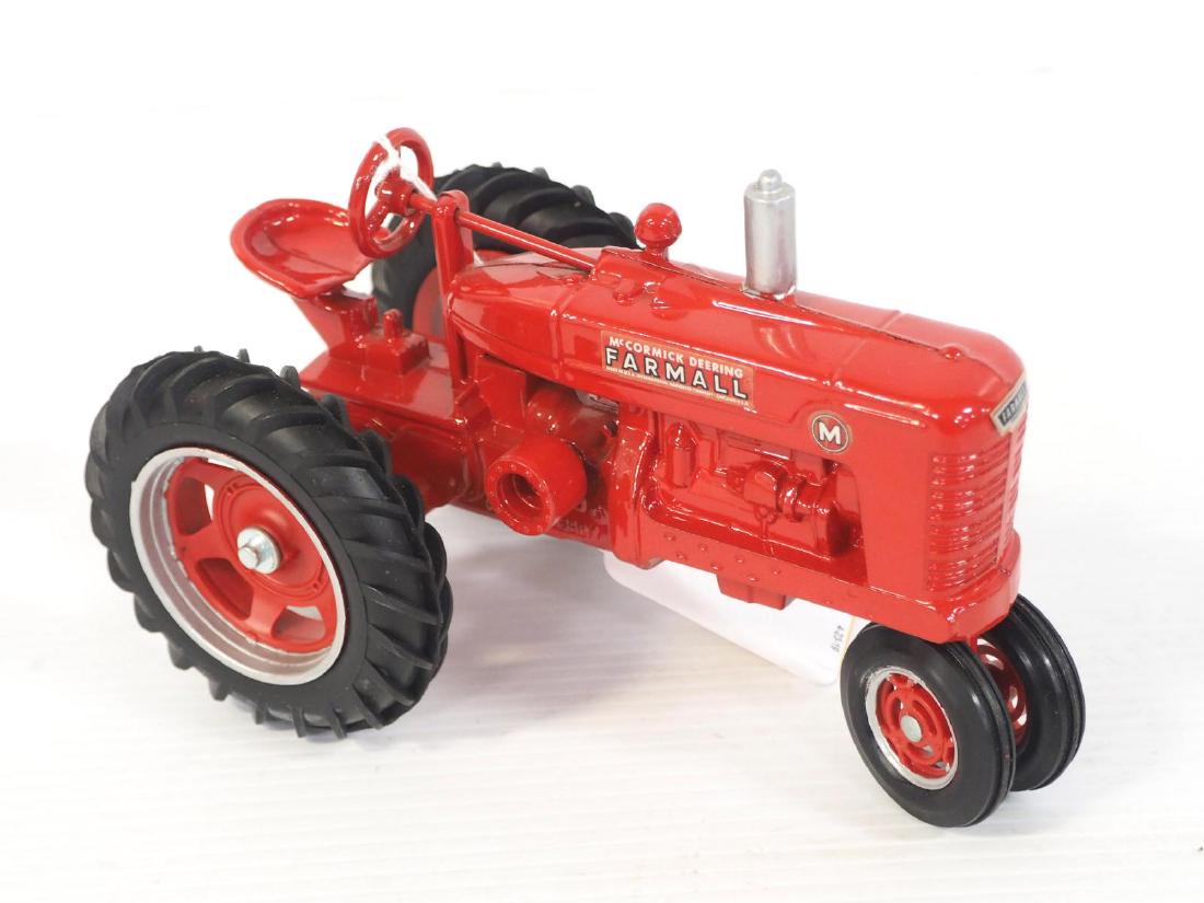 Farmall M (1 of 2)