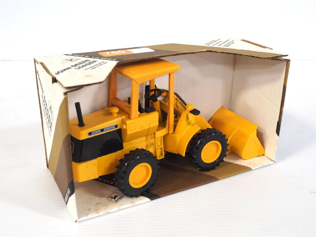 John Deere end loader (1 of 1)