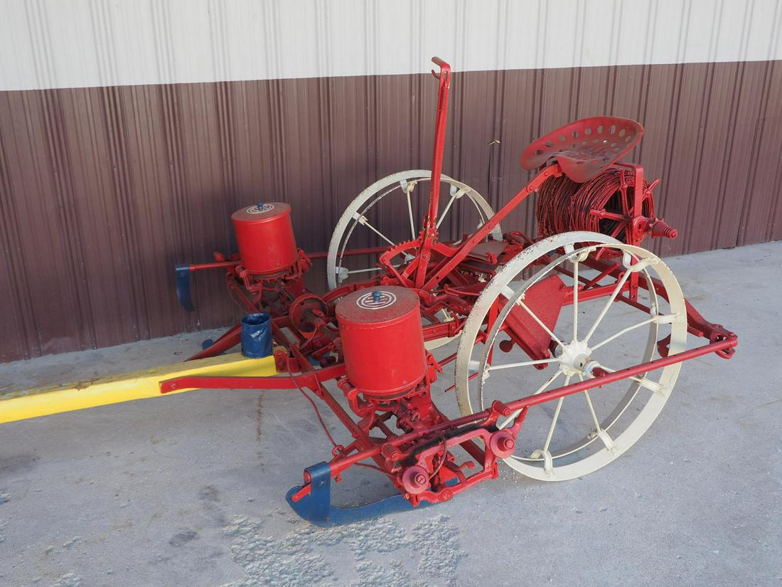 McCormick IH horse-drawn planter: McCormick IH horse-drawn planter -Repainted, WILL NOT SHIP -see Terms