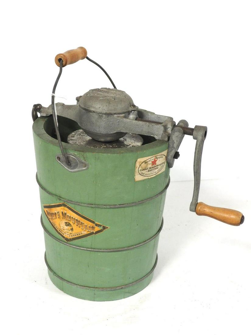 White Mountain ice cream freezer: 2-quart White Mountain ice cream freezer