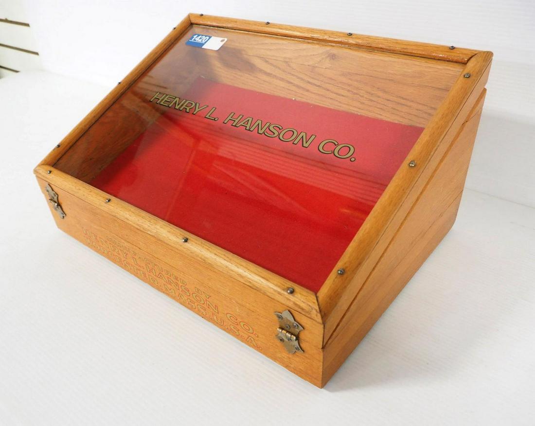 Slanted countertop display case (1 of 3)