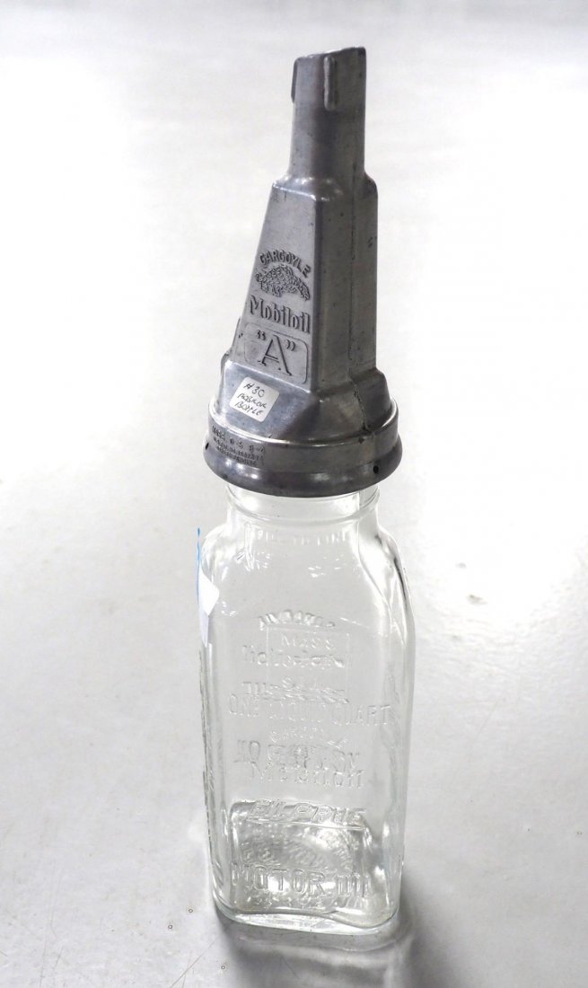 Mobiloil Filpruf glass oil bottle with spout (1 of 4)