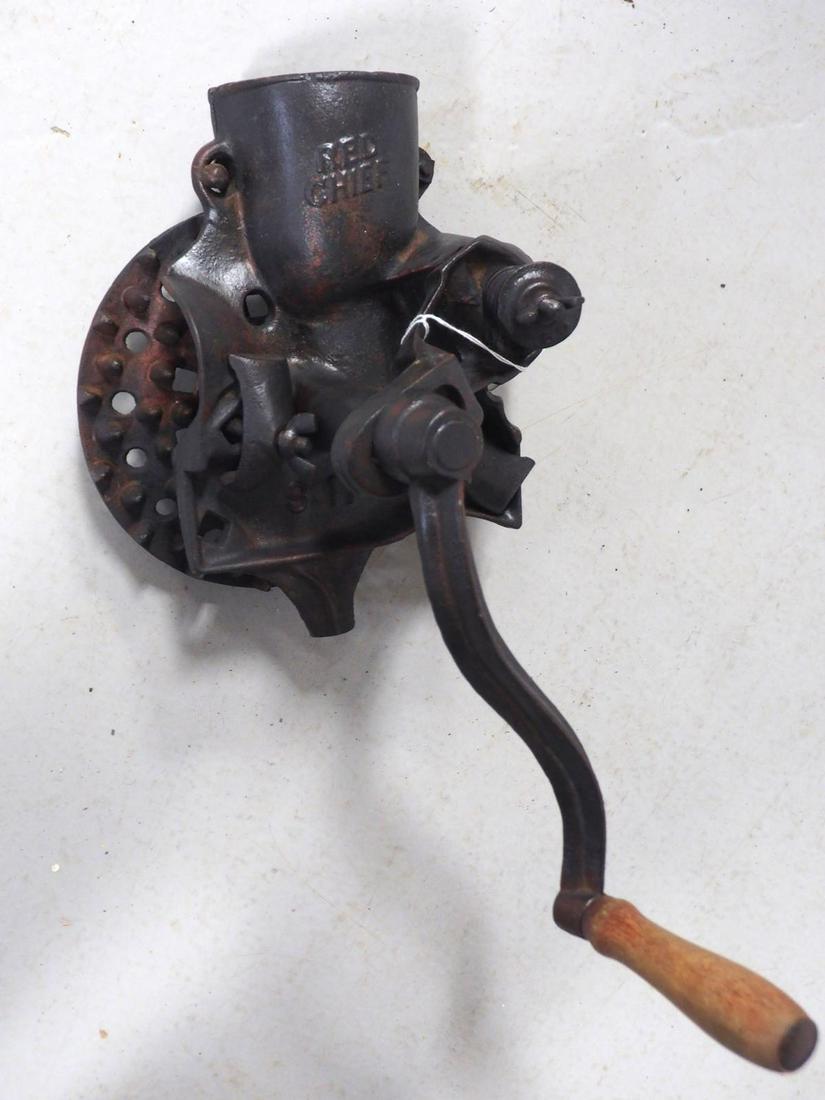 John Blue Red Chief box-type corn sheller: John Blue Red Chief box-type corn sheller