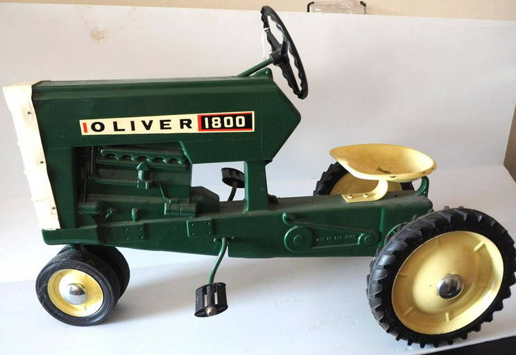 Oliver 1800 Pedal Tractor