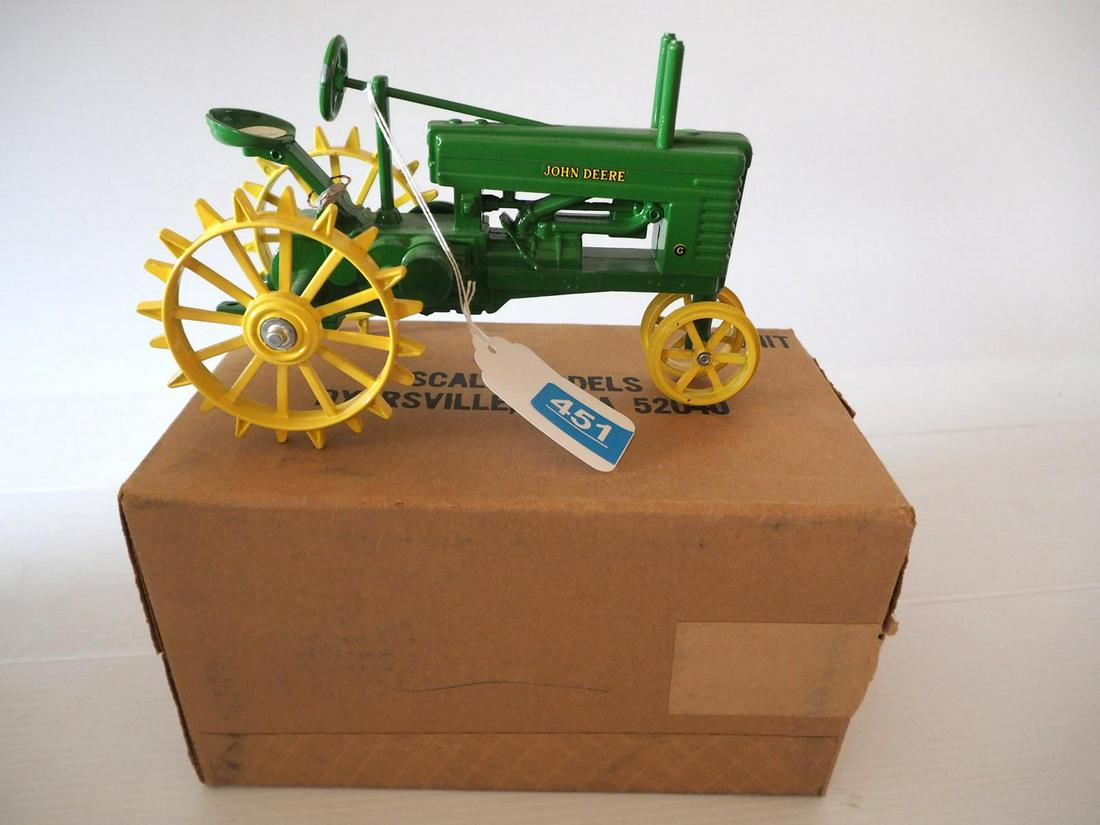 John Deere G tractor, serial #2957: Scale Models cast iron John Deere G steel wheel tractor with box, serial #2957