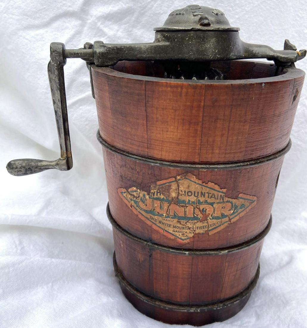 White Mountain Jr. ice cream maker: White Mountain Jr. wooden ice cream maker with original label