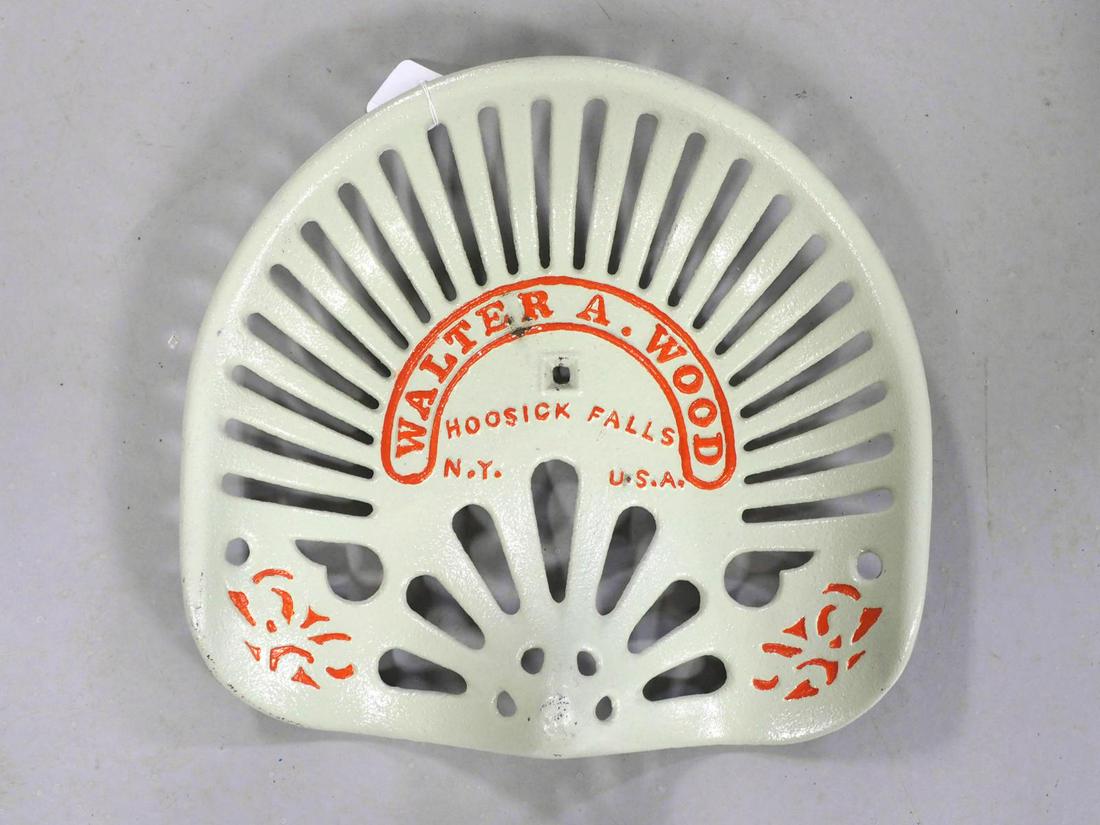 Walter A Wood cast iron seat (W91) (1 of 1)