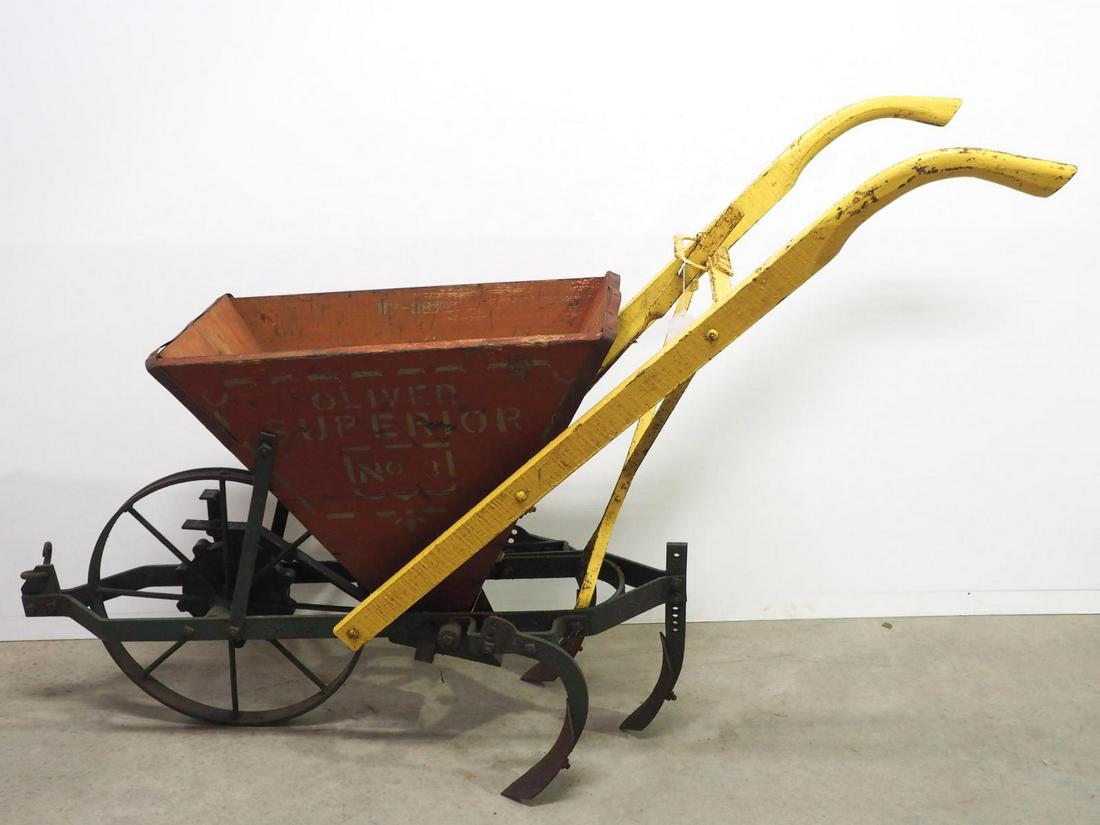 Oliver Superior No.3 seeder: Walk-behind 1-horse Oliver Superior No.3 seeder with original paint -Very Good, WILL NOT SHIP - LOCAL PICKUP ONLY