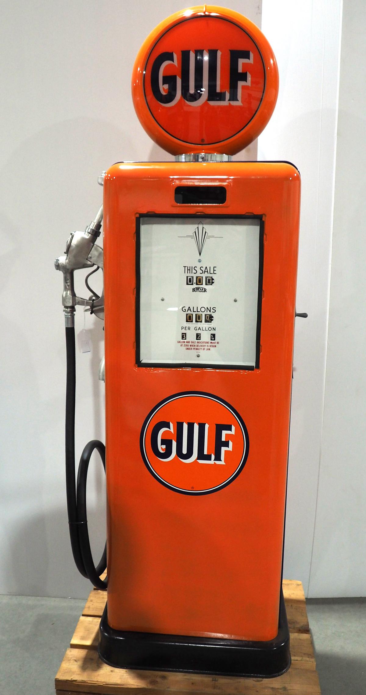 Bowser gas pump (1 of 6)