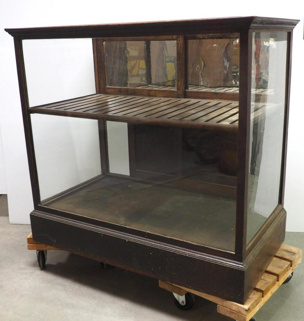 Country store tobacco showcase (1 of 4)