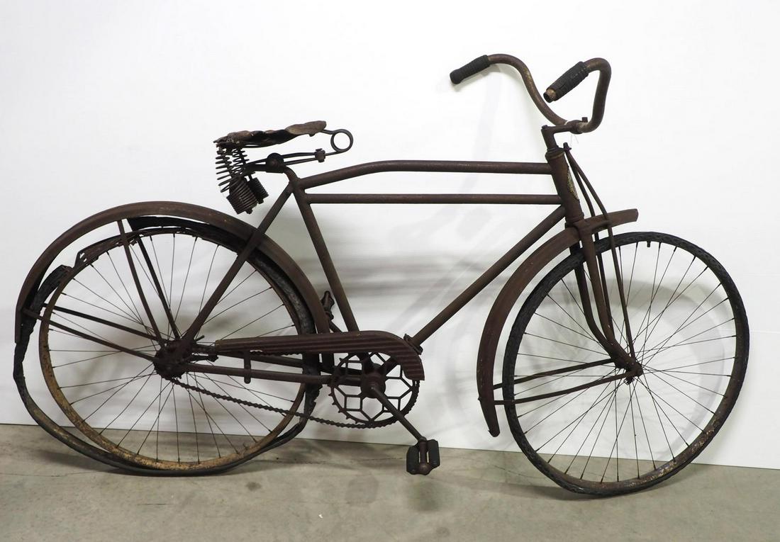 Unis Co. metal rim bicycle: Unis Co. metal rim bicycle with makers tag -Bike is rough with rims rusted out