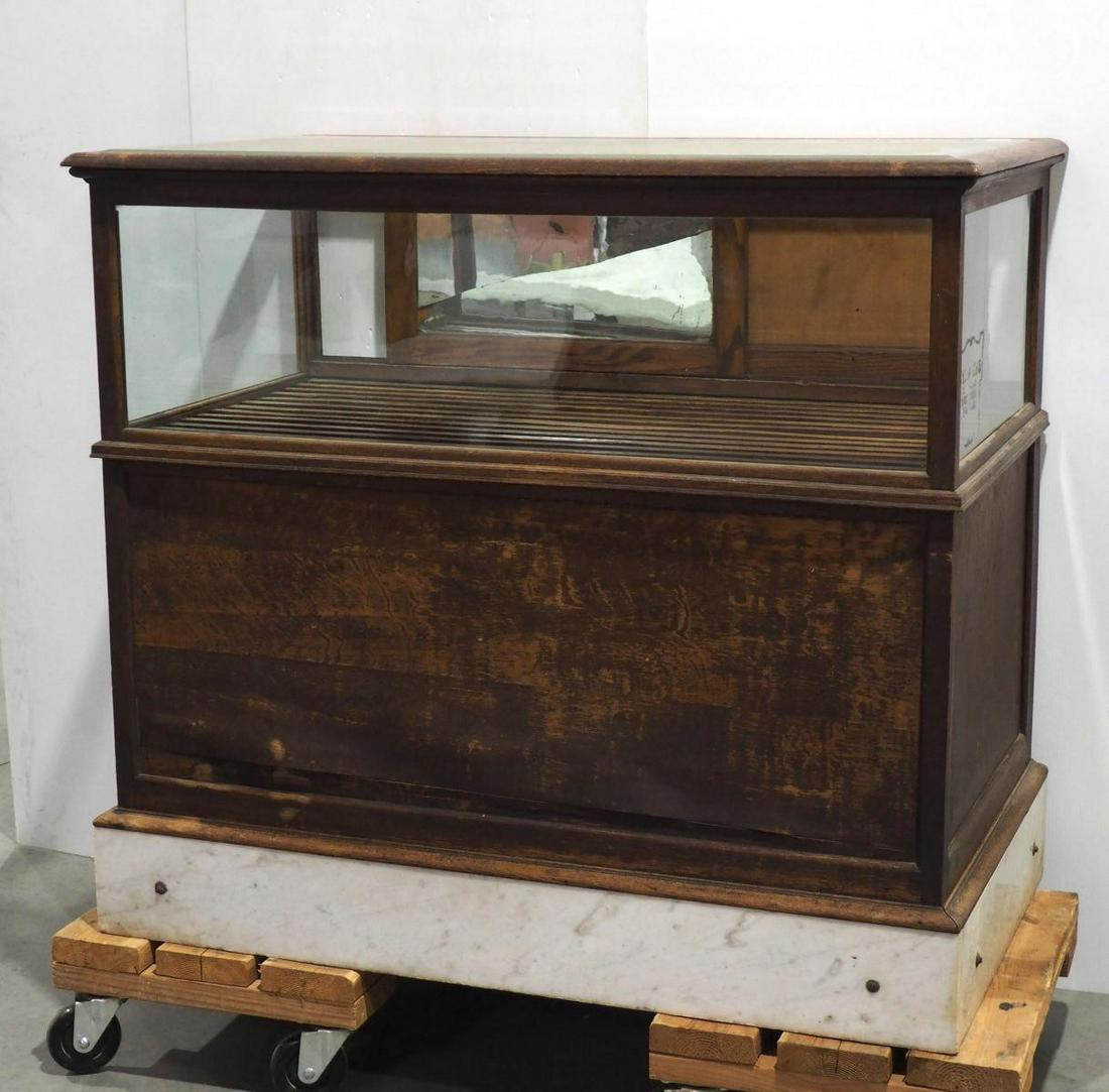 Country store showcase (1 of 5)