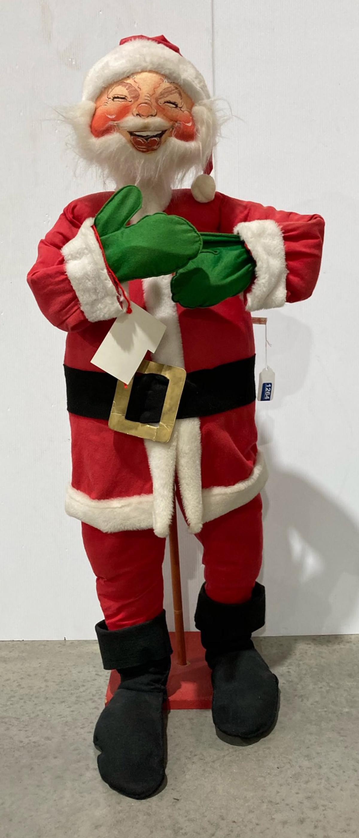 Santa Claus store display (1 of 1)