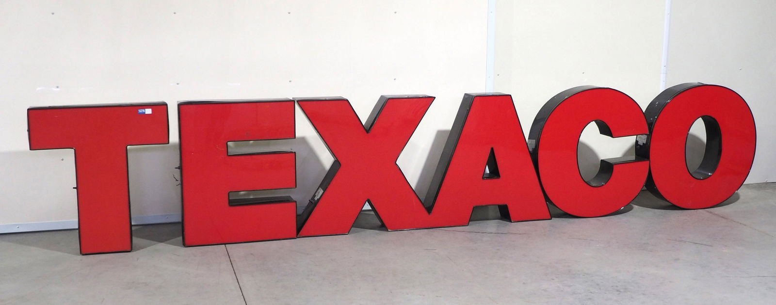 Texaco lighted letter sign (1 of 6)