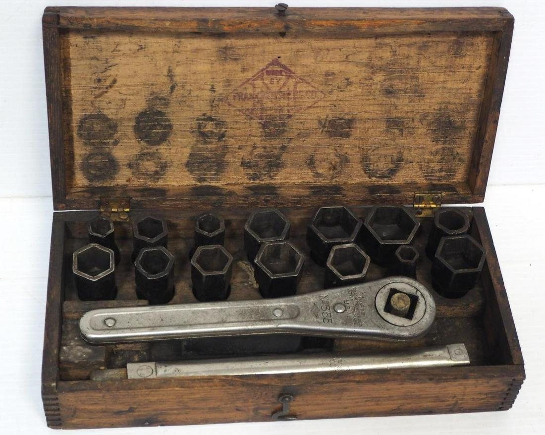 Frank Mossberg Co. No. 13 Socket Wrench Set (1 of 2)