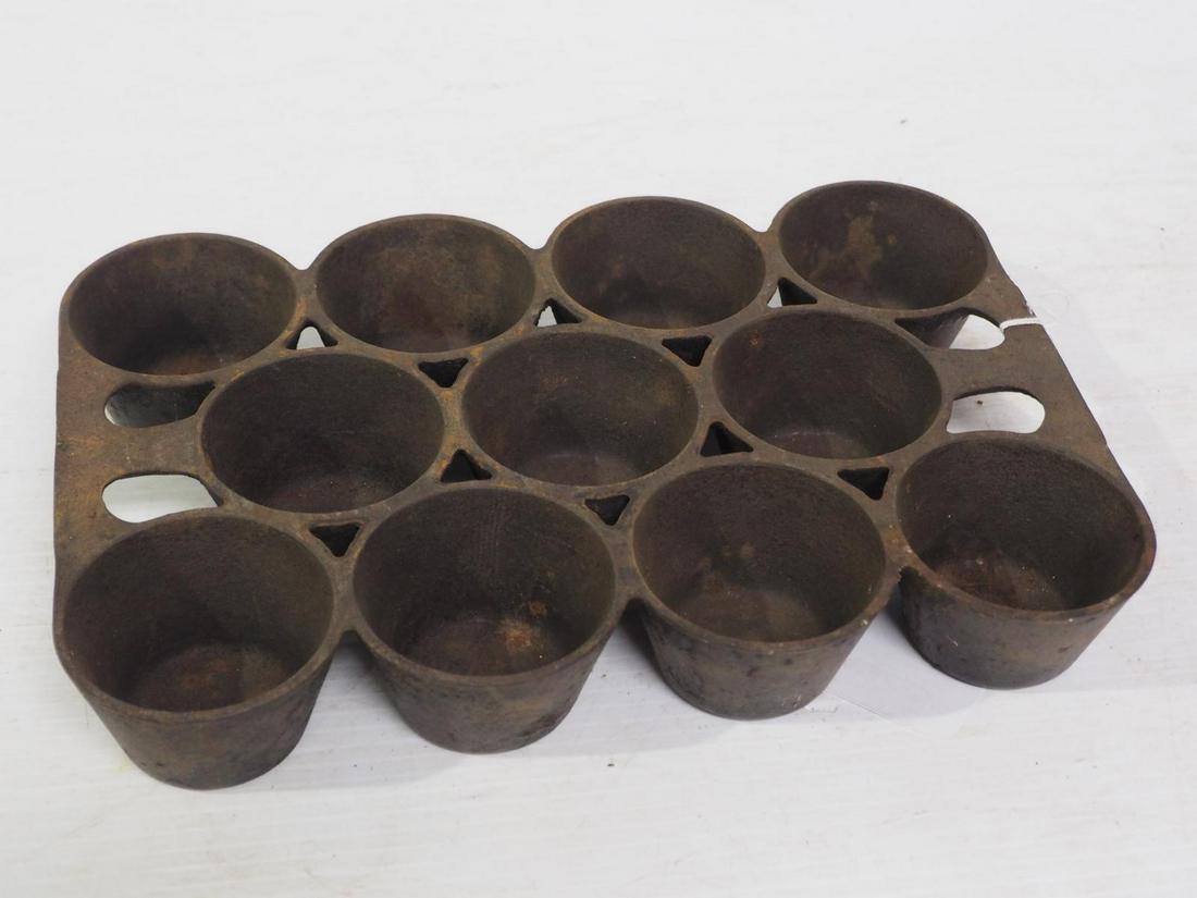 Cast iron Griswold #10 948F pan (1 of 2)