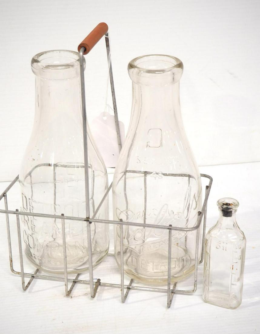 2-Bottle milk bottle carrier (1 of 2)