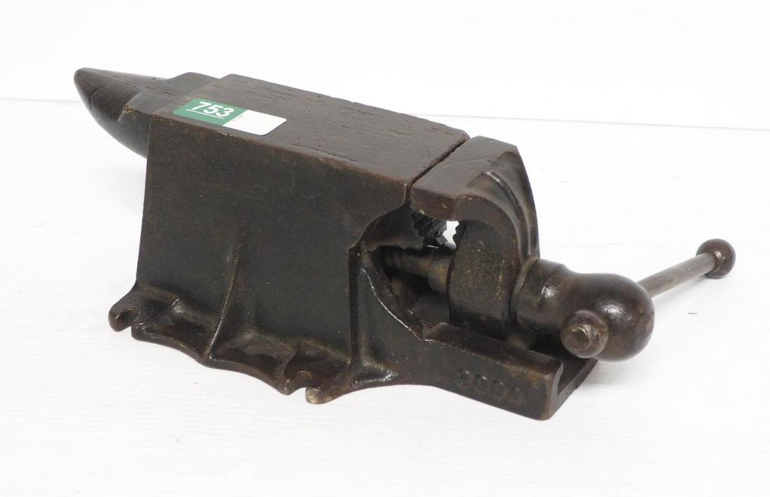 Anvil/Vise combo marked 380A (1 of 2)