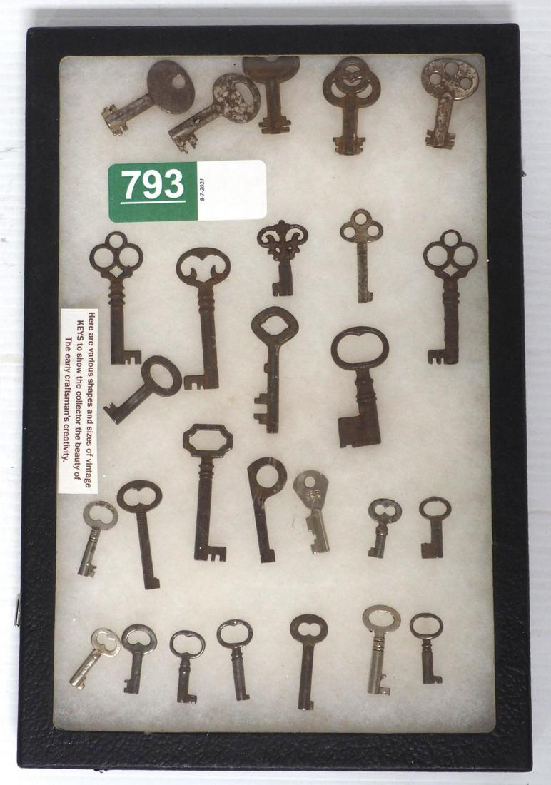 (27) Vintage keys of various shapes and sizes (1 of 1)
