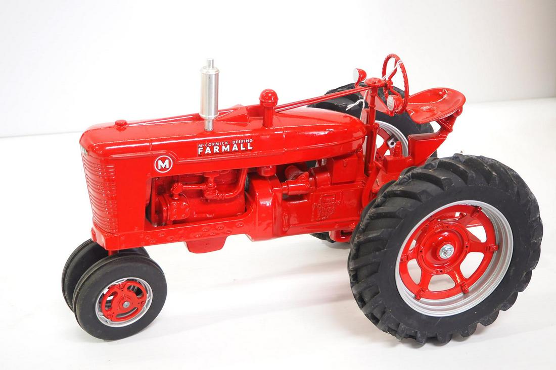 Scale Models 1/8 scale Farmall M Tractor (1 of 4)