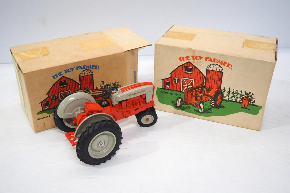 Ertl Toy Farmer Ford 900 Powermaster & Case (1 of 3)