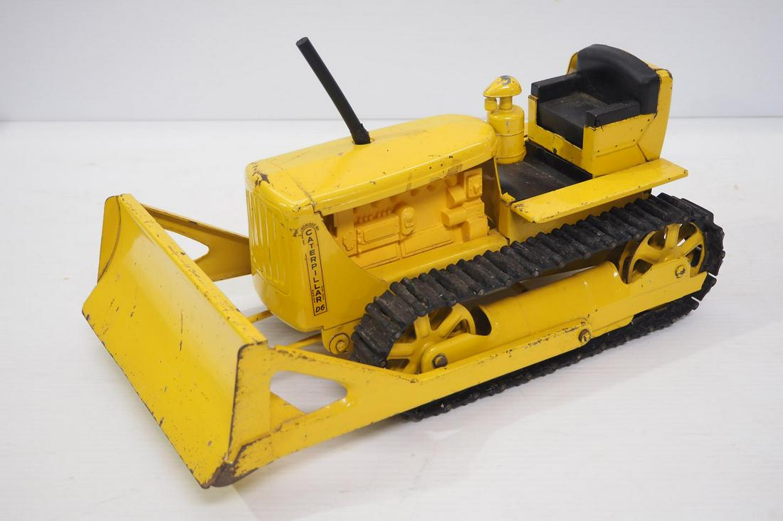 Doepke Caterpillar D6 bulldozer: Doepke Caterpillar D6 bulldozer -Good original