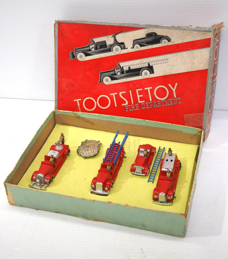 Tootsie Toy Fire Dept. No.411 toy set (1 of 2)