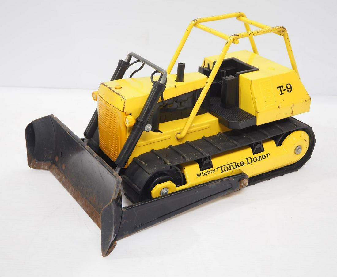 Tonka T-9 Dozer: Tonka T-9 Dozer -Good with play wear