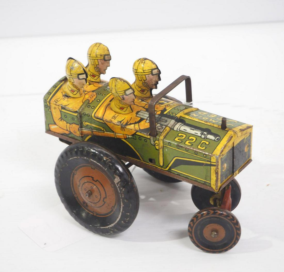 Marx wind-up Jumpin Jeep (1 of 3)