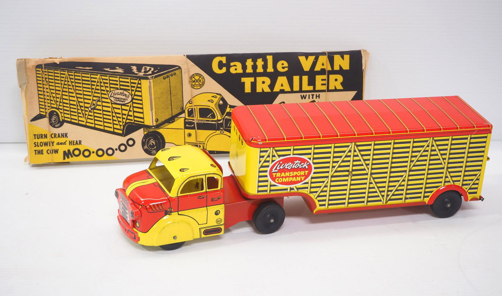 Marx wind-up Cattle Van Trailer & Truck (1 of 2)